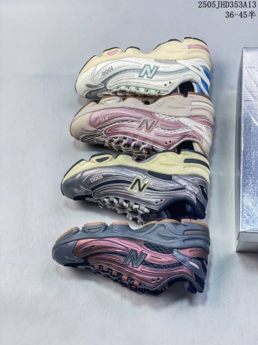 新百伦New Balance 0 系列低帮复古老爹风休闲运动跑步鞋 New Balance 在不同配色上其鞋面材质呈现不同感觉，无论是运动风抑或是高级质感，都让