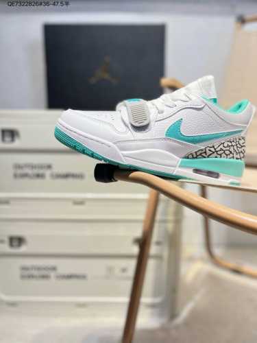 220 air Jordan Legacy 312 乔丹篮球鞋系列 号称 “最强三合一” 的 Jordan Legacy 312，自然有着杂交结合的设计，它的名