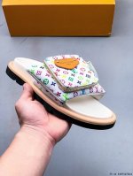 集图 广东原产 夏季新品，法国奢侈品牌Lv路易威登Louis Vuitton Pool Pillow Comfort Monogram 日落系列泳池风舒适休闲凉