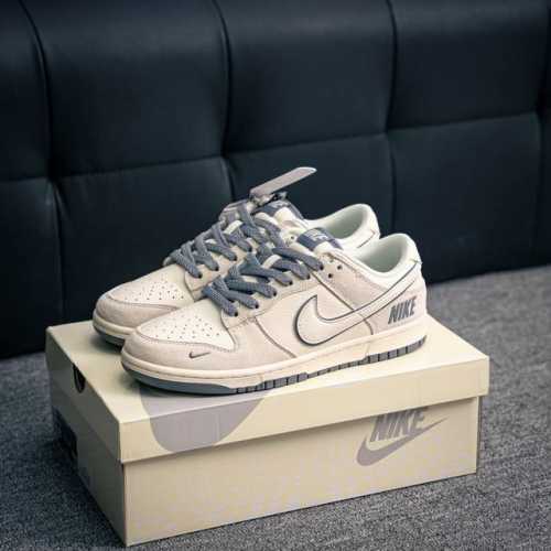 核心私 Nike Dunk 全套原楦原模倾力打造完美版型 独家原厂航空铝磨具打磨大底 鞋头坡度极致还原 无解鞋型 原盒原配 圈内天花板工艺 原厂冲刀 超高清洁度