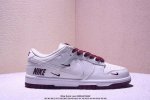 耐克 Nike Dunk Low 三勾 此款鞋采用近几年比较流行的版型设计 外观时尚大气 鞋底采用耐磨的材质 穿上它 让您在平时生活和工作中都会感觉到舒适的体验