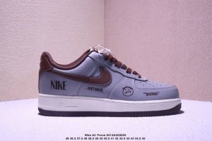 海外限量发售！公司级Nike Air Force 1 '07 Low “Nike联名 灰棕鬼脸”空军一号 低帮 运动鞋 休闲鞋 折边针车 工艺难度大 原楦头原纸