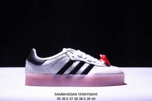 Adidas 阿迪达斯 男女运动鞋 三叶草 Hello Kitty 猫 Sambavegan休闲鞋德训复古板鞋经典运动鞋，采用环保设计的焕新adidas Sam