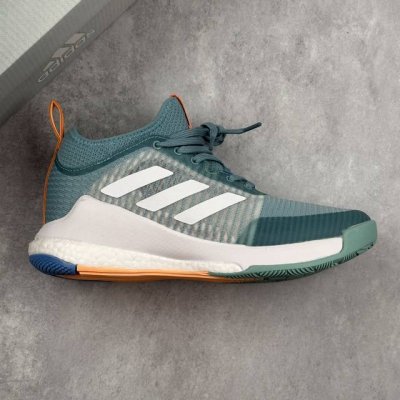 本地 核心私 公司级Adidas Crazyflight Mid 减震防滑 中帮 阿迪达斯 训练鞋 推出可提升室内球场表现的跳高鞋 中切设计增加脚踝支撑 采用透