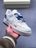 原楦数据纸版，采用硬质优质皮革鞋面材质，内置全掌Air Sole气垫。耐克 Nike Air Force 1 Low 空军一号低帮百搭休闲运动板鞋 022548
