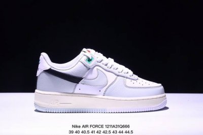 公司级耐克nike Air Force 7 空军一号低帮百搭休闲运动板鞋。柔软、弹性十足的缓震性能和出色的中底设计，横跨复古与现代的外型结合，造就出风靡全球三十