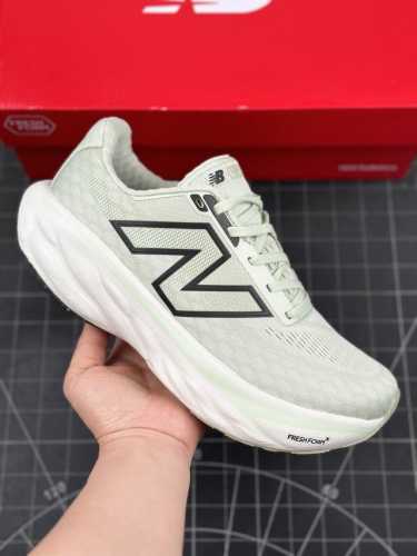 New Balance NB Fresh Foam Evoz v2舒适耐磨低帮跑步鞋 受到Fresh Foam1080舒适骑行的启发 EVOZV2男士跑鞋将毛绒