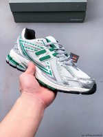 New Balance M1906Ri Nb宝藏老爹鞋款，复古元素叠加，质感超级棒，楦版型材料细节做工精细，货如实拍图 作为Nb最经典的档案鞋型之一，与 2一样