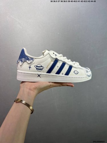阿迪达斯Adidas三叶草 Originals Superstar贝壳头系列低帮经典百搭休闲运动板鞋 货号:Gw4441 尺码:35.5 36 36.5 37