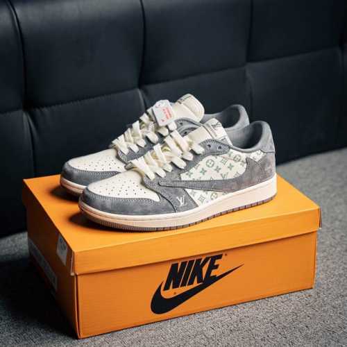 Air Jordan 1 乔丹篮球鞋男女运动鞋潮流板鞋 货号：Sj2068 001 尺码：36 36.5 37.5 38 38.5 39 40 40.5 41