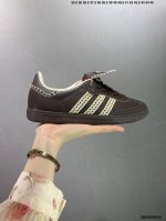 公司级联乘英国设计师品牌wales Bonner X Adidas Originals Samba Classic Core Black 桑巴舞系列绅士德训足球