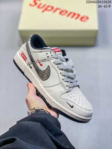 耐克 Nk Sb Dunk Low 斯图西联名Mr.Vera设计师 高端定制 低帮休闲运动板鞋独家版型，柔软皮革鞋面，冲击视觉和脚感体验 定制鞋盒 大厂纯原品质