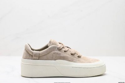 公司级Adidas Labcourt 百搭休闲轻松舒适 耐磨透气低帮 板鞋 男女同款 鞋面使用了绒毛麂皮 ，鞋面和鞋底连接处使用了包边处理，看起来更加精致有型;