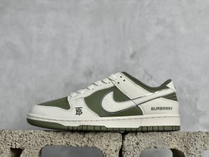 Nk Sb Dunk Low 巴宝莉联名-米白橄榄青 周年高端定制 低帮休闲板鞋 Bb5252-602 #定制鞋盒 大厂纯原品质出货 超高清洁度 皮料切割干净无