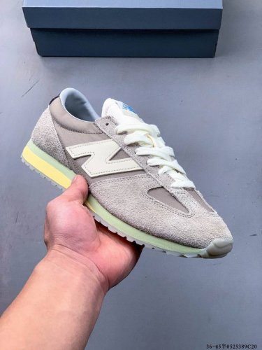 new Balance Nb 471系列新款复古时尚 透气生活休闲鞋 new Balance 471鞋款以经典的320鞋款为灵感 采用纤细鞋楦设计 打造出更加贴