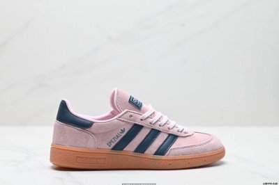公司级Adidas Handball Spezial 官方正确版本 阿迪达斯经典款 复古休闲板鞋 全鞋采用反毛皮制作 牛筋耐磨大底 承载青春情怀的板鞋 经典三条