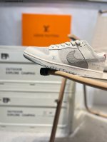 nike Sb Dunk Low“Lv联名” 周年高端定制 低帮休闲板鞋 定制鞋盒 大厂纯原品质出货 超高清洁度 皮料切割干净无任何毛边 细节完美Xx3168