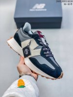 170 公司级New Balance Ms327 复古休闲运动慢跑鞋 以更纯粹的复古风格设计打造的全新造型 侧身还以解构设计 将 N 字标志以做旧压花样式呈现
