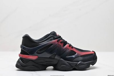 340 公司级New Balance 公司级版本 nb9060 联名款 复古休闲运动慢跑鞋 鞋款灵感源自设计师本人对夏日的怀日回忆。鞋面大身由空间双格及磨砂鞋面