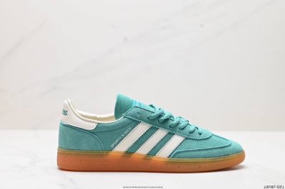 公司级adidas Handball Spezial 官方正确版本阿迪达斯经典款 复古休闲板鞋全鞋采用反毛皮制作 牛筋耐磨大底 承载青春情怀的板鞋 经典三条杠装
