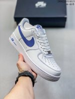 公司级耐克Nike Air Force 1’07 Low空军一号低帮百搭休闲运动板鞋。柔软、弹性十足的缓震性能和出色的中底设计，横跨复古与现代的外型结合，造就出