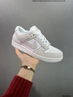 170 公司级Nike Dunk Reverse Panda 此款以简约大方的造型设计，给人以随性休闲的时尚格调，穿着舒适轻便，运动灵活自如，满足日常个性穿搭。