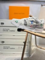 路易威登 Louis Vuitton Lv路易威登板鞋 新款 Lv Trainer最新配色运动鞋 L家 篮球鞋风格运动鞋 该鞋由艺术总监 Virgil Ablo