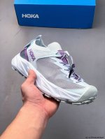 hoka Hopara 霍帕拉 夏季新款潮流徒步鞋防滑溯溪鞋 这双Hopara继承了Hoka家族的传统，标注性的橡胶化Eva缓震中底，兼具轻盈脚感与出色的缓震。