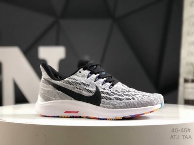 真标带半码 耐克 Nk Air Zoom Pegasus 登月36代 网面透气跑步鞋 兼顾迅疾外观和稳固脚感 后跟覆面和中足动态支撑巧妙融合 缔造稳定顺畅的迈步