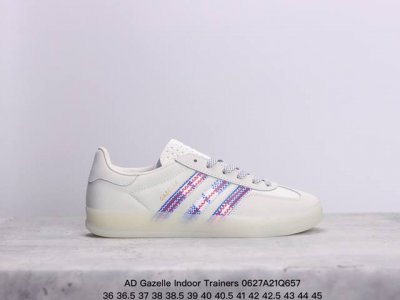 Ad Gazelle Indoor Trainers 羚羊内训系列低帮复古百搭休闲运动德训风板鞋 707841 90年代经典的复刻版！自60年代以足球训练鞋面世