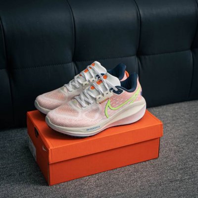 核心私 Nike Air Zoom Vomero 17 登月17 夏季新款缓震休闲跑鞋 内置全新缓震Zoom气垫 官方夏季主推款式 货号：Fb850 0 尺码：