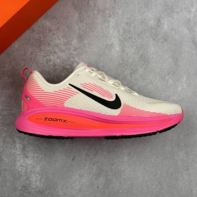 本地 核心私 公司级Nike Vomero 18 耐克 舒适减震防滑 低帮跑步鞋 全掌Reactx泡绵中底 前掌和后跟还配备了Air Zoom气垫单元 据说跑起