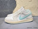 新品上市实拍 air Jordan 1 Low 低帮 蓝柠檬 Aj1 乔丹1代 Aj1 乔1 低邦 蓝黄拼接 乔丹篮球鞋系列 鞋身采用蓝色皮革勾勒轮廓 明黄色注