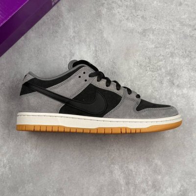 本地 核心私 Yh扫描版 公司级耐克Nike Sb Dunk Low pro 扣篮系列 复古低帮休闲运动滑板板鞋 采用脚感柔软舒适Zoomair气垫 有效吸收滑