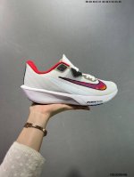 Nike Zoom Rival Fly 4 耐克超弹轻盈跑步鞋 实拍首发 #鞋款搭载 Flyknit 材料 打造出众弹性 易于穿脱。采用React技术 轻盈耐穿