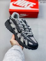 170 公司级带半码！ 耐克Nike P-6000 跑鞋内外侧都用了刺绣钩子，采用透气材料，搭配匠心覆面，再现千禧年代的跑鞋风格，塑就大气外观。鞋款秉承 Nik