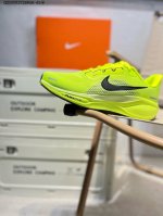 Nk Air Zoom Pegasus 41 登月跑鞋 登月41代超轻网面跑步鞋 脚跟区域营造出色舒适度，而在鞋底部分，搭载全掌型Zoom Air配置耐克网面透