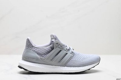 公司级阿迪达斯Adidas Ultraboost Light 耐磨缓震休闲运动跑鞋 采用网材搭配反光皮革鞋面 配上Stretchweb网格外底 提供非凡穿着体验