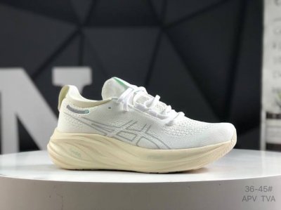 asics 亚瑟士 Gel-Nimbus 26稳定跑鞋鞋面采用双层提花网面设计，提高包裹性和透气性，后跟搭载稳定系统科技T-Gel提升整体支撑力和结构感，减少对