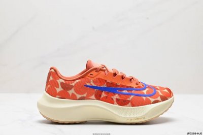 公司级nk Zoomx Invincible Run Flyknit Fk5 轻量飞织低帮休闲运动慢跑鞋 此鞋专为短跑运动员而生 是为 5 至 10 公里距离的