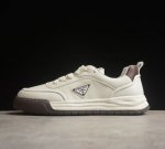 Prada 普拉达 厚底徽标 低帮休闲运动鞋 广东大厂品质 专柜同步 大气个性更潮更抢眼更追求档次，它将颠覆旧念，与您共度时尚潮人必备 面料采用原版进口小牛皮
