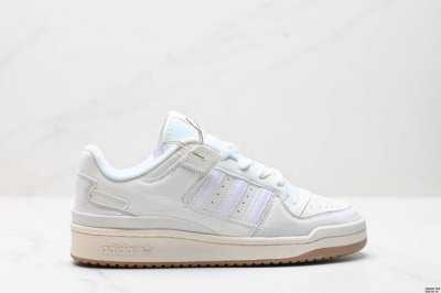 真标阿迪达斯 Adidas Forum Low Cl 低帮百搭潮流休闲运动板鞋 以复古篮球鞋的外形为基础，采用皮革拼接，简约百搭，更加贴合舒适。中底内侧网格造型