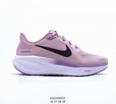 Nike Zoom React Infinity Run Fk 3 马拉松机能风格运动鞋 实拍首发 .鞋款搭载柔软泡绵，在运动中为你塑就缓震脚感。设计灵感源自日