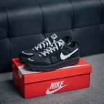 核心私 Nike 耐克 C1Ty Trainers 城市训练系列低帮经典复古休闲运动鞋 采用翻毛皮组合Mesh网织热压材料鞋面材质 外置厚实Rb橡胶大底 这双时