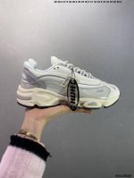 230 公司级新百伦New Balance 1000 系列低帮复古老爹风休闲运动跑步鞋 new Balance 在不同配色上其鞋面材质呈现不同感觉，无论是运动风