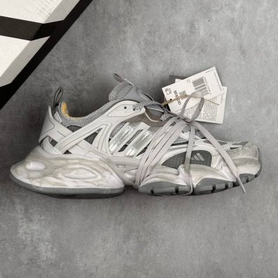 本地290 核心私 阿迪「巴黎世家3Xl」平替来了！阿迪达斯Adidas Xlg Runner Deluxe 跑步者豪华版系列低帮厚底增高老爹风复古缓震休闲运动
