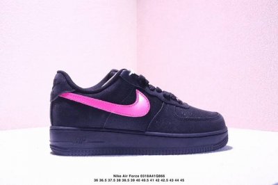180 真标耐克Nike Air Force 1’07 Lx空军一号低帮百搭休闲运动板鞋。柔软、弹性十足的缓震性能和出色的中底设计，横跨复古与现代的外型结合，造