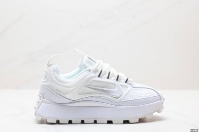 公司级Nike Reactx Pegasus Trail 2026 越野跑步鞋 兼顾迅疾外观和稳固脚感 后跟覆面和中足动态支撑巧妙融合 缔造稳定顺畅的迈步体验