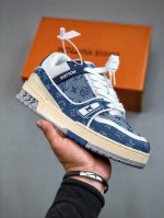 Louis Vuitton Trainer Sneaker Low LV路易威登低帮板鞋 正确一致TPR光泽组合鞋底 耐弯折滴塑支持片 原版购入历时近两个月开发