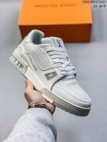 公司级路易威登 Louis Vuitton Lv路易威登板鞋 新款 Lv Trainer最新配色运动鞋 L家 篮球鞋风格运动鞋 该鞋由艺术总监 Virgil A
